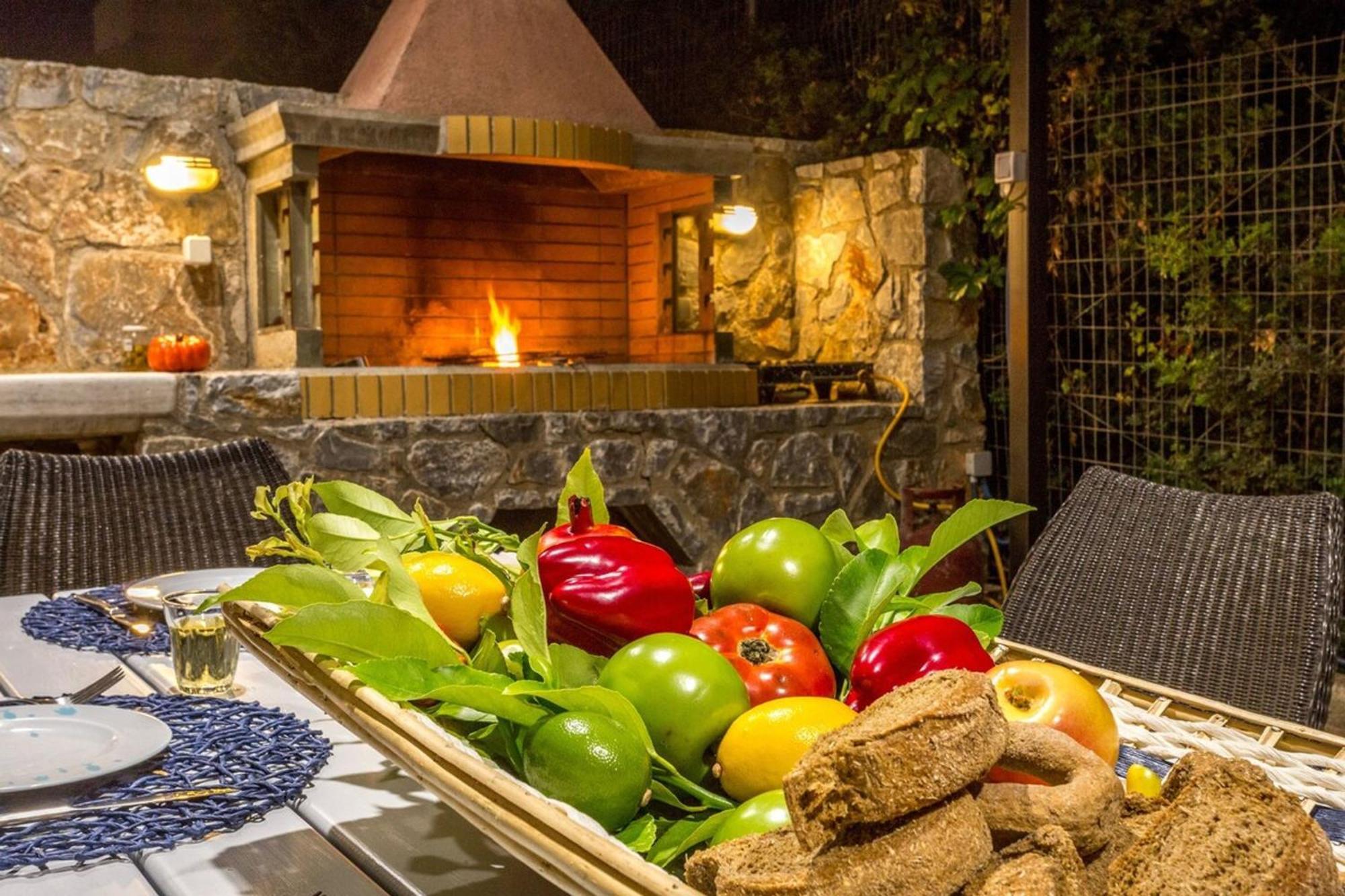 Villa Ampelaki - Premium Villa With Heated Pool Kounoupidhianá Buitenkant foto